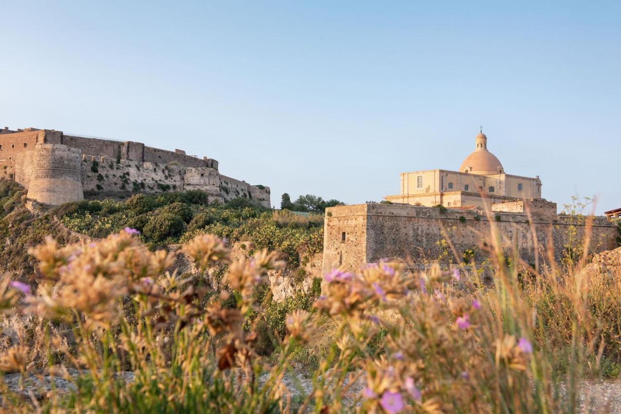 Manzoni Elements Bed & Breakfast Milazzo Exterior photo